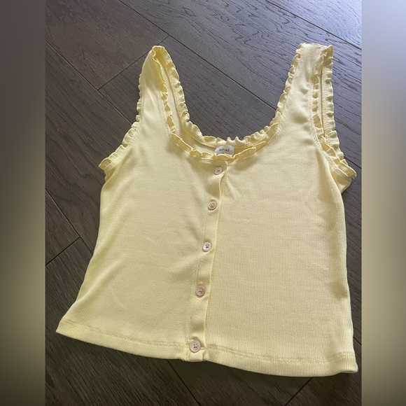 Aritzia cropped top - Picture 2 of 2